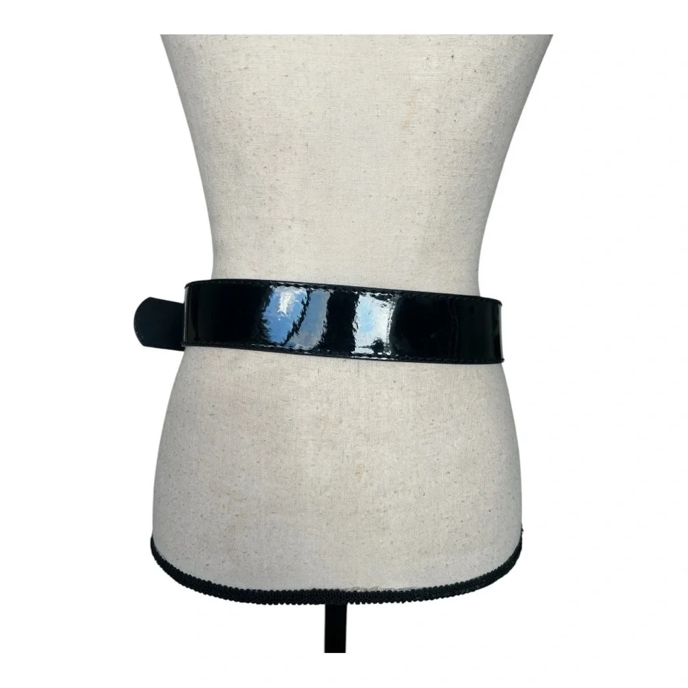 American Vintage Black Belt with Circular Buckle and Leather Finish